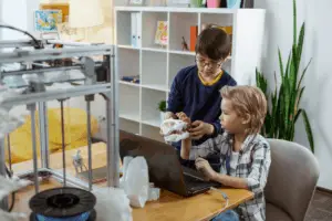 kids using a 3d printer